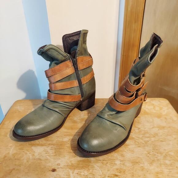 Sbicca Vintage Collection Women's US 6.5 Tan Green Tooled Leather Boots - Picture 1 of 9
